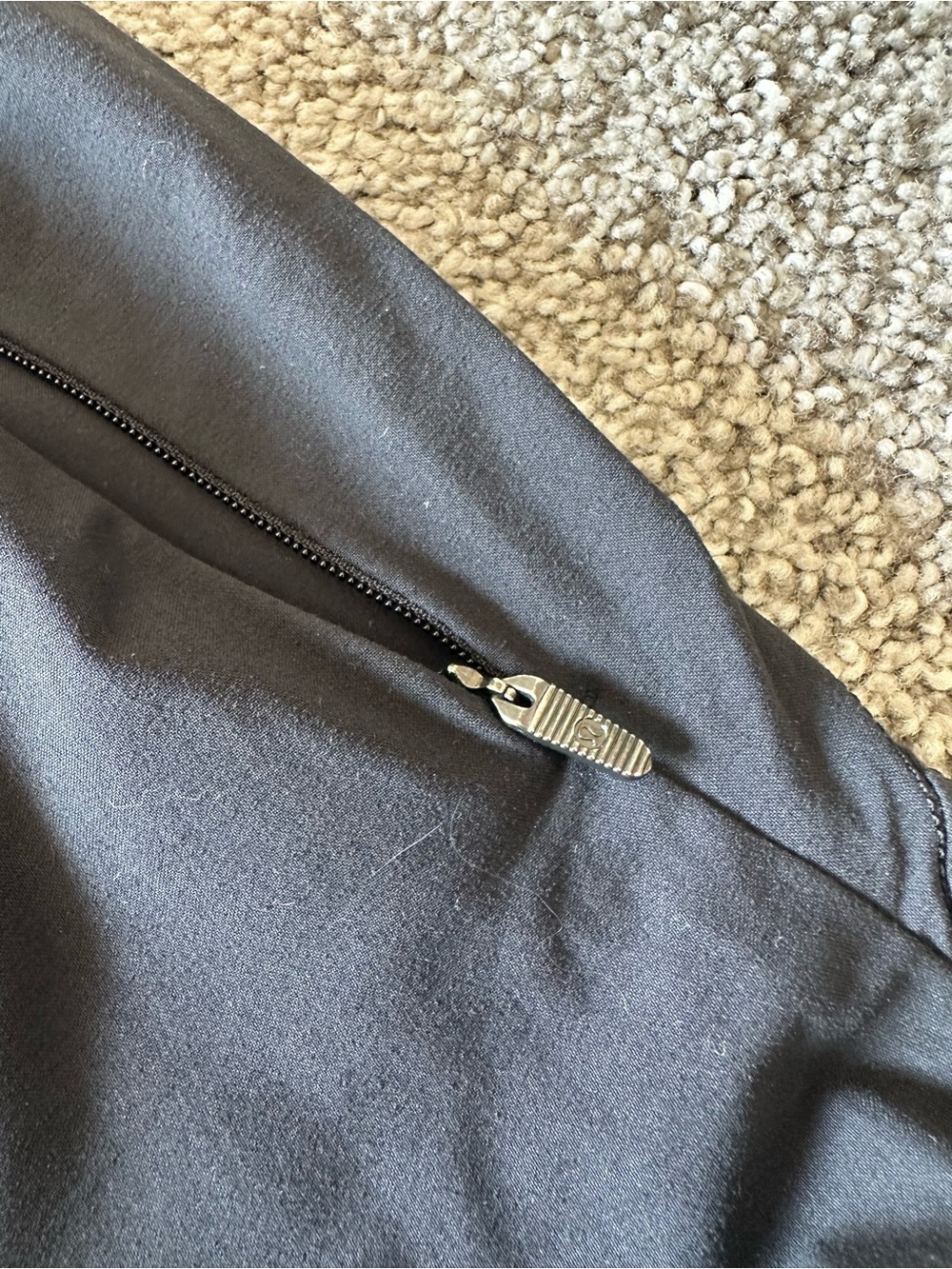 Lululemon Lightweight Mid-Rise Barrel-Leg Cropped Pant Black Size 14 - Picture 9 of 12